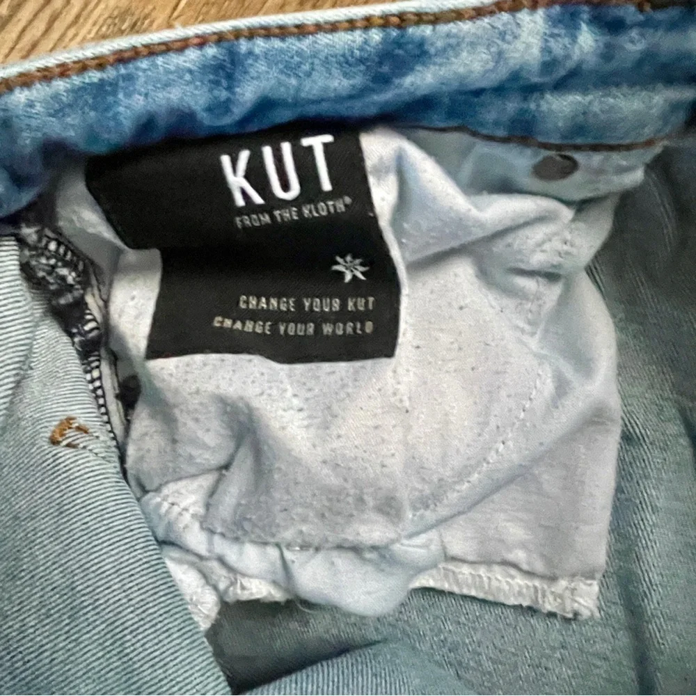 Kut From The Kloth High Rise Distressed Button Fly Jeans Blue 12 KP1392MA1 - Picture 9 of 12